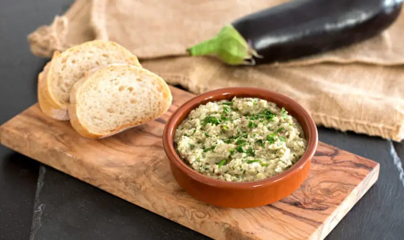 Griechische Melitzanosalata (Auberginencreme)