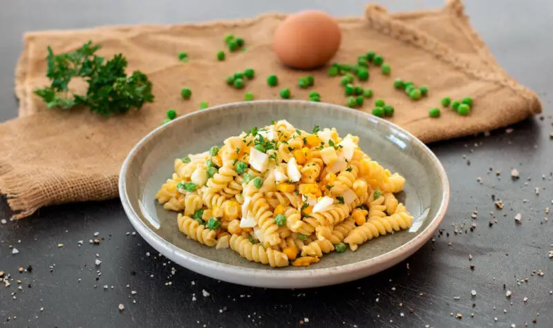 Leckerer Nudelsalat mit Joghurt & Mayo