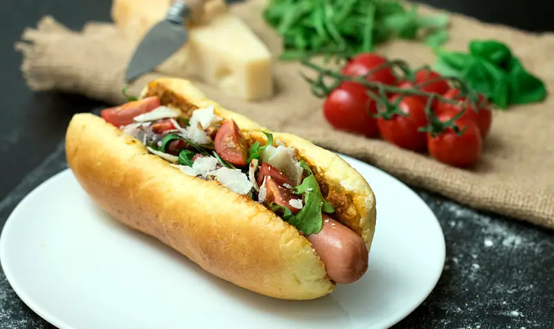 Italian Style Hotdog mit Pesto