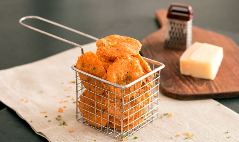 Leckere Parmesan-Chips für Partys | RESIPIS