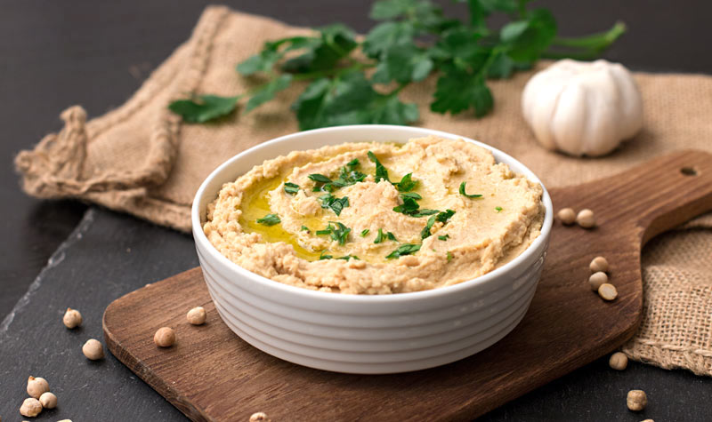 Selbstgemachter klassischer Hummus