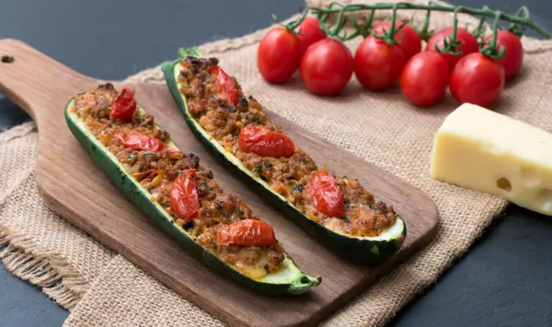 Gefüllte Zucchini mit Hackfleisch