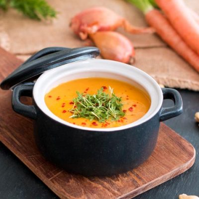 Unglaublich leckere & vegane Karottensuppe mit Kresse