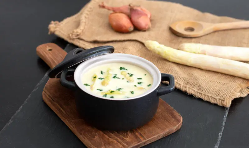 Leckere und einfache Spargelsuppe