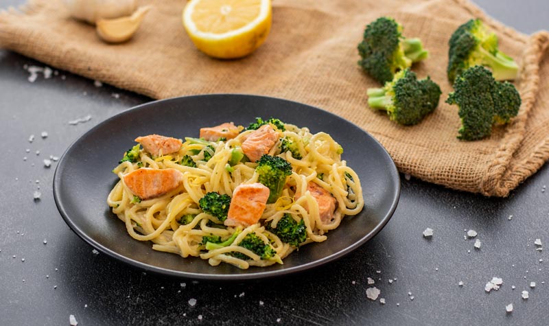 Pasta mit Lachs und Brokkoli