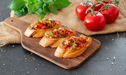 Bruschetta mit Tomaten und Basilikum - RESIPIS