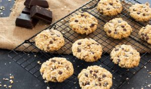 Haferflocken-Cookies mit Schokolade und Haselnuss