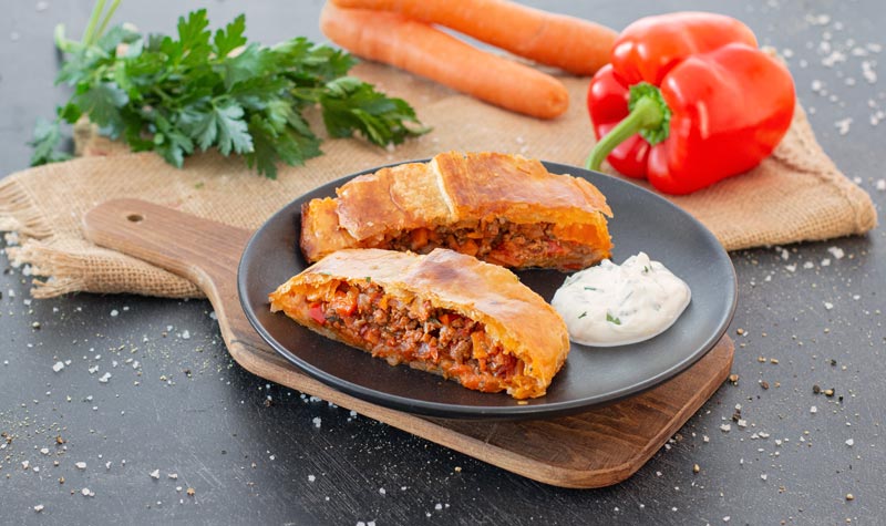 Leckere Hackfleisch-Blätterteig-Rolle | RESIPIS