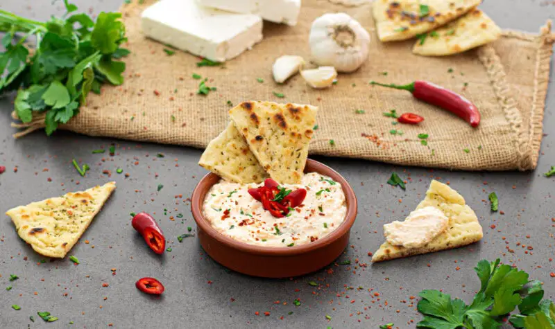Klassische griechische Tirokafteri (scharfe Fetacreme)