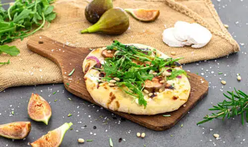 Pizza mit Feigen, Ziegenkäse und Rucola | RESIPIS